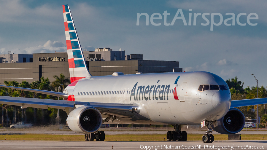 American Airlines Boeing 767-323(ER) (N381AN) | Photo 296408