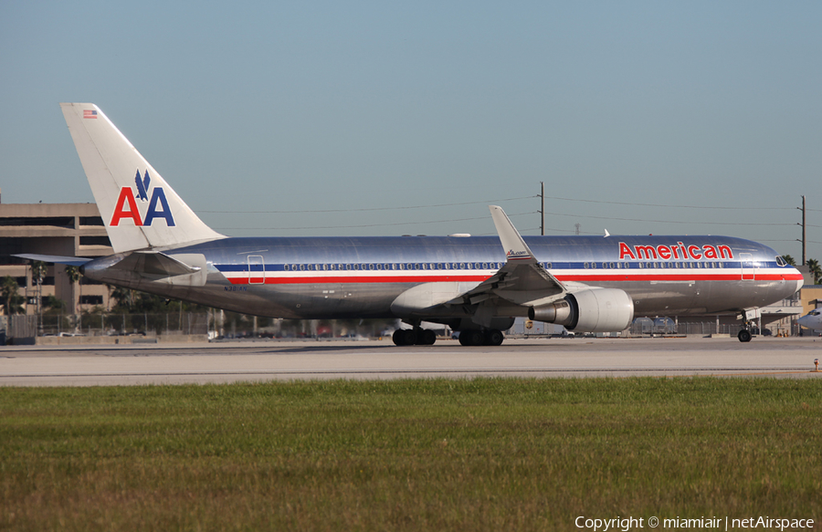 American Airlines Boeing 767-323(ER) (N381AN) | Photo 32960