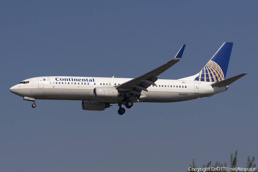 Continental Airlines Boeing 737-824 (N38257) | Photo 279446