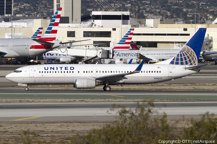 United Airlines Boeing 737-824 (N38257) | Photo 469294