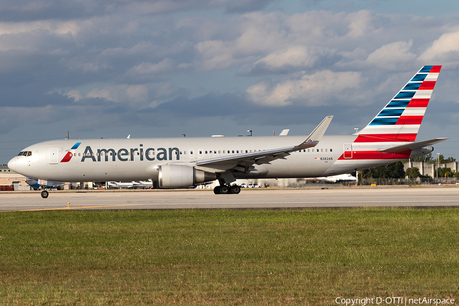 American Airlines Boeing 767-323(ER) (N382AN) | Photo 134503