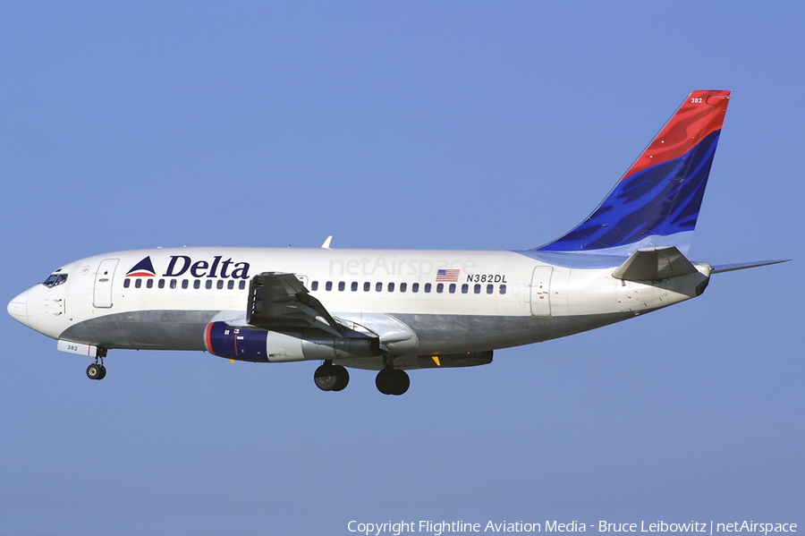 Delta Air Lines Boeing 737-247(Adv) (N382DL) | Photo 182564