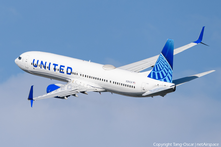 United Airlines Boeing 737-924(ER) (N38424) | Photo 465889