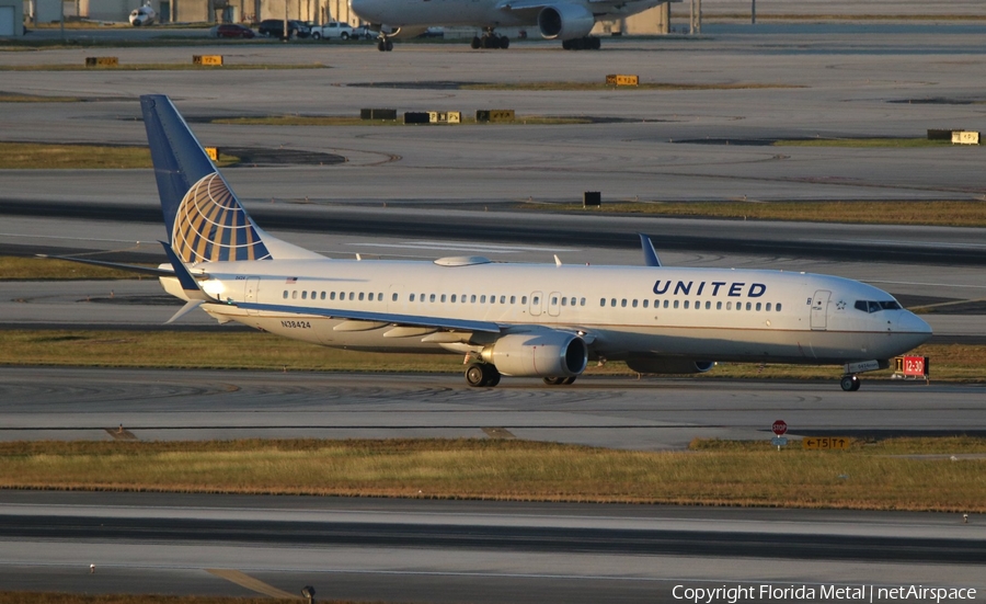 United Airlines Boeing 737-924(ER) (N38424) | Photo 380985