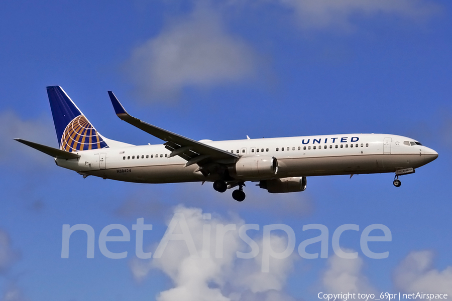 United Airlines Boeing 737-924(ER) (N38424) | Photo 68744