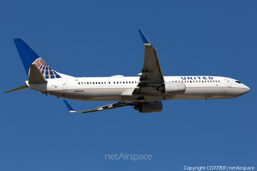 United Airlines Boeing 737-924(ER) (N38443) | Photo 47344