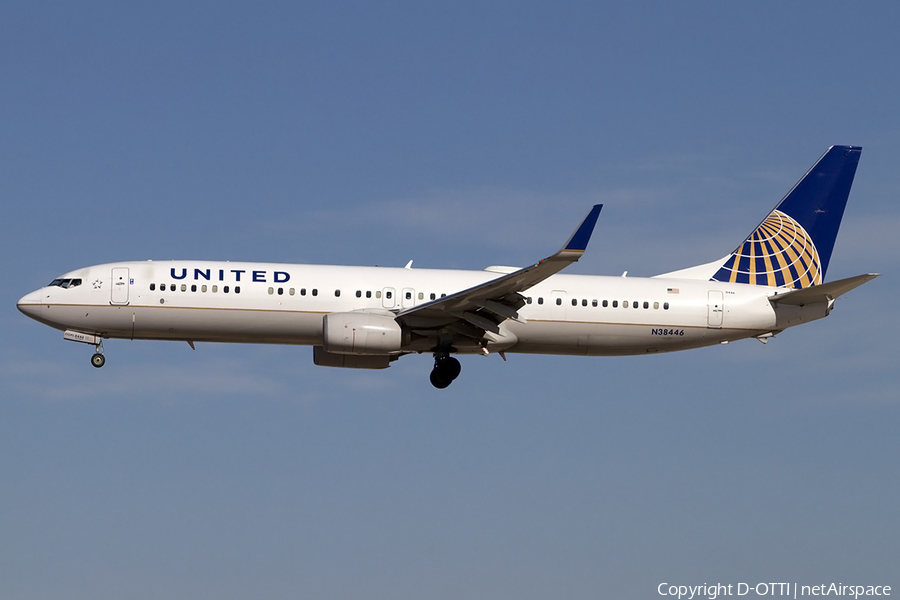 United Airlines Boeing 737-924(ER) (N38446) | Photo 465188