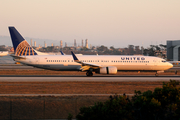 United Airlines Boeing 737-924(ER) (N38446) at  Los Angeles - International, United States