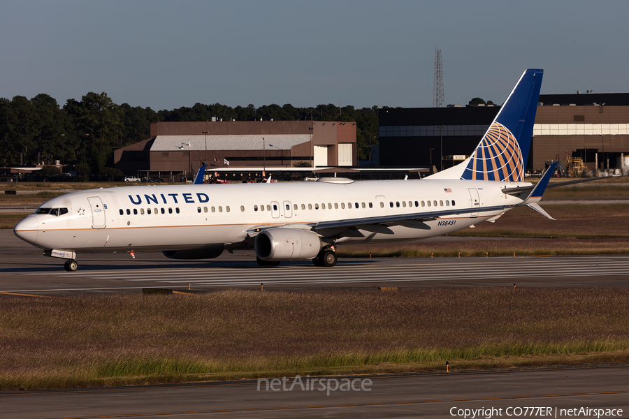 United Airlines Boeing 737-924(ER) (N38451) | Photo 395575