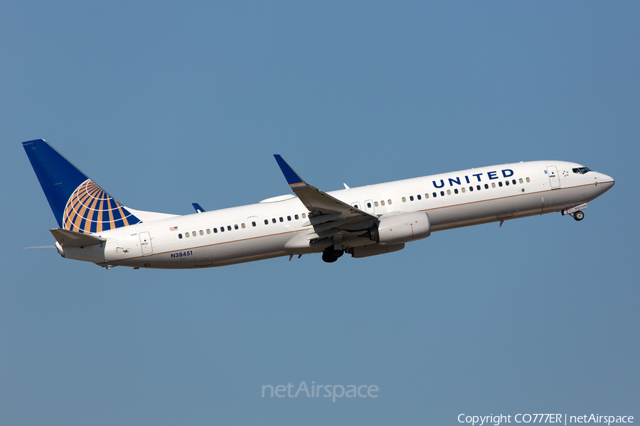 United Airlines Boeing 737-924(ER) (N38451) | Photo 46796