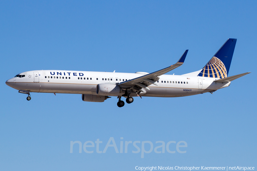United Airlines Boeing 737-924(ER) (N38451) | Photo 127220
