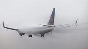 United Airlines Boeing 737-924(ER) (N38454) at  Los Angeles - International, United States