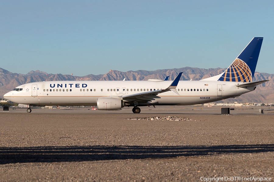 United Airlines Boeing 737-924(ER) (N38458) | Photo 200971