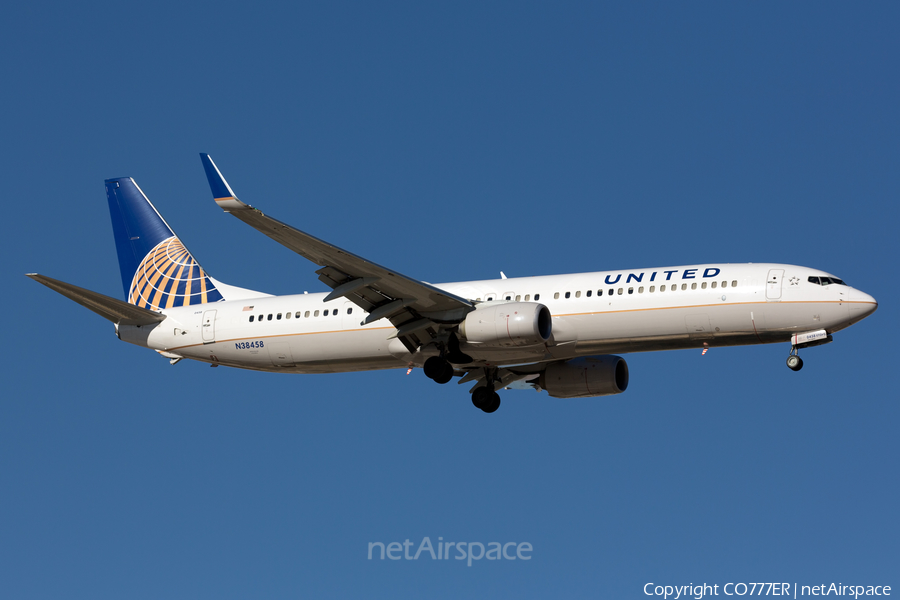 United Airlines Boeing 737-924(ER) (N38458) | Photo 68870