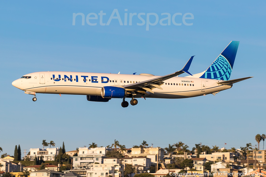 United Airlines Boeing 737-924(ER) (N38459) | Photo 563581