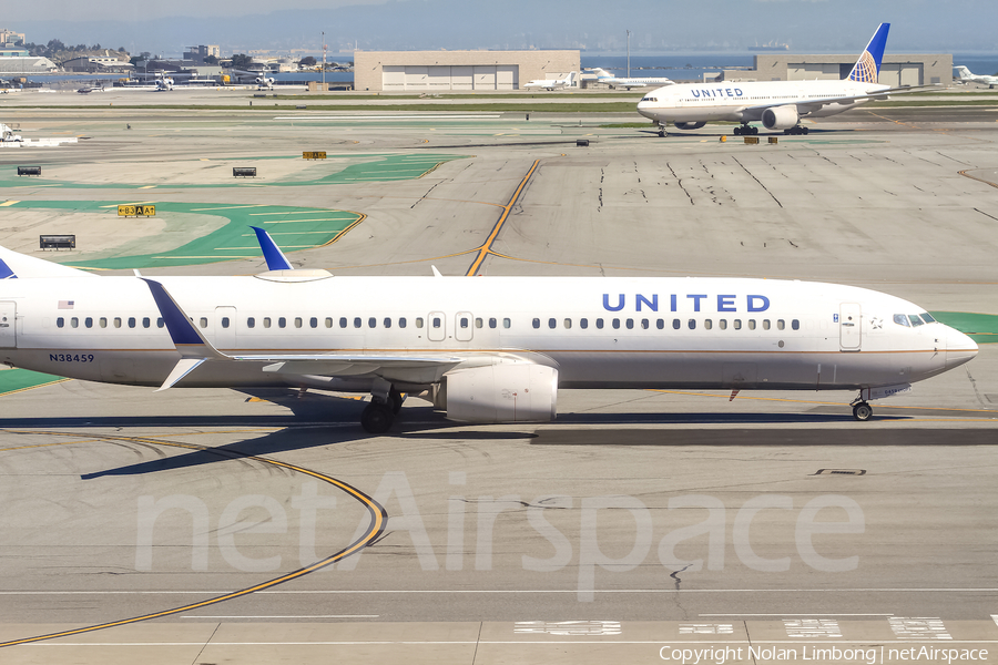 United Airlines Boeing 737-924(ER) (N38459) | Photo 426831