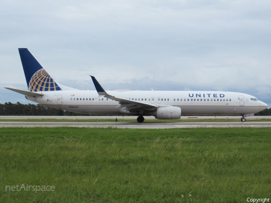 United Airlines Boeing 737-924(ER) (N38467) | Photo 410689