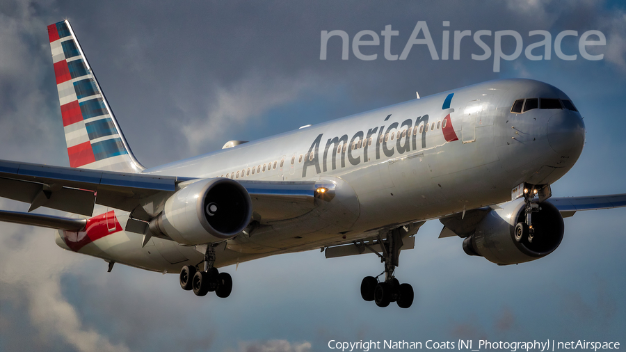 American Airlines Boeing 767-323(ER) (N384AA) | Photo 221497