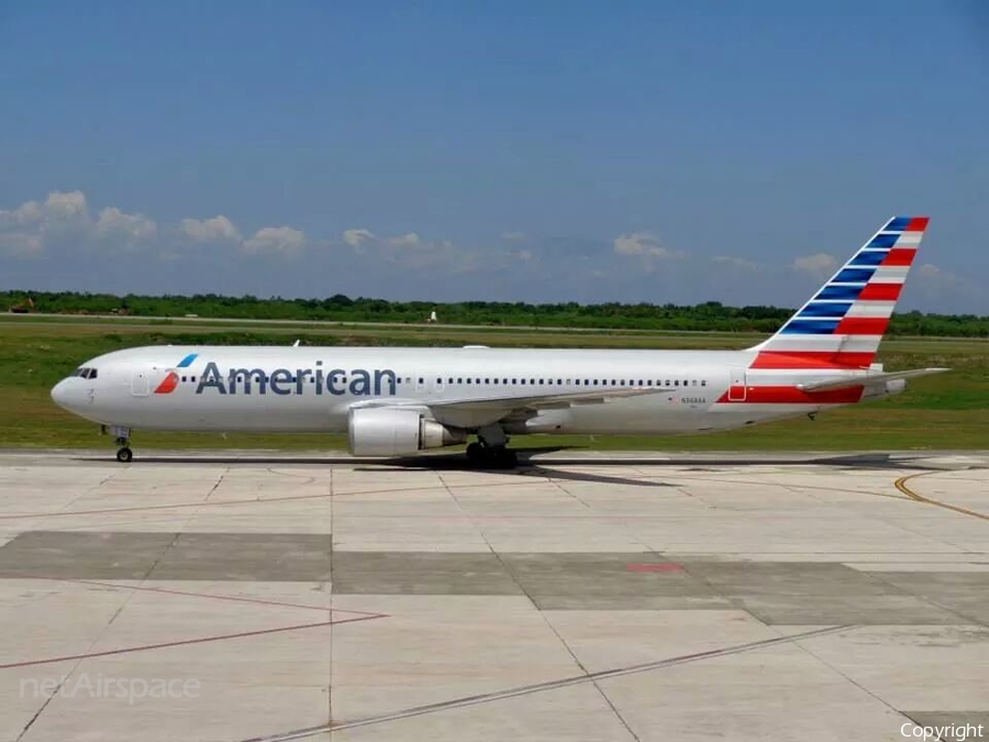 American Airlines Boeing 767-323(ER) (N384AA) | Photo 53611