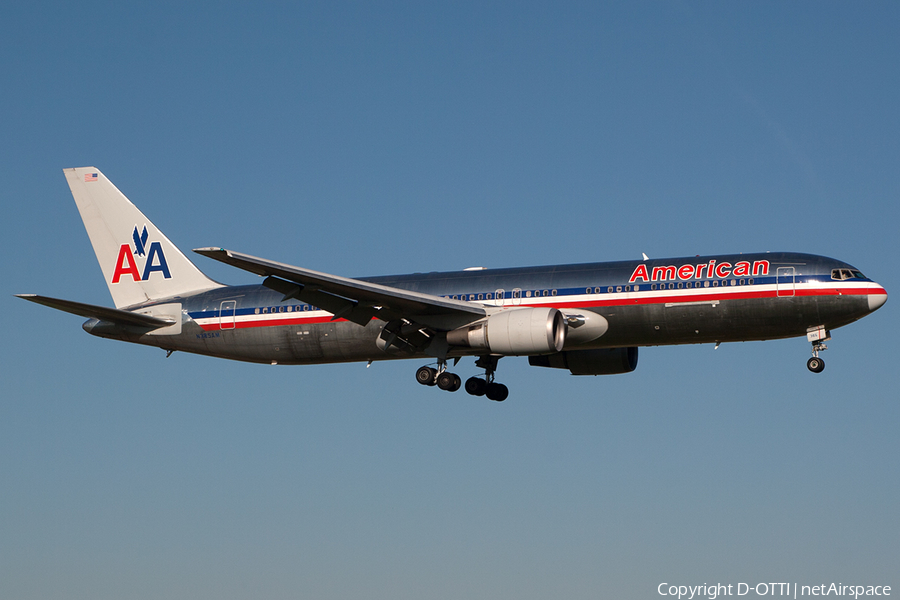American Airlines Boeing 767-323(ER) (N385AM) | Photo 200121