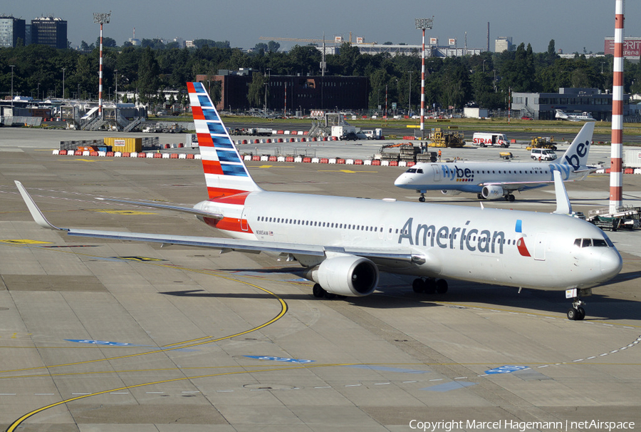American Airlines Boeing 767-323(ER) (N385AM) | Photo 129866