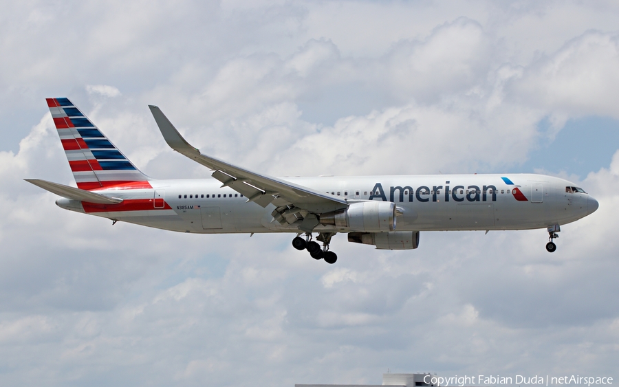 American Airlines Boeing 767-323(ER) (N385AM) | Photo 326895