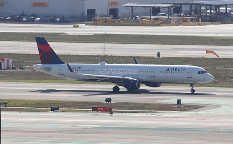 Delta Air Lines Airbus A321-211 (N386DN) at  Los Angeles - International, United States
