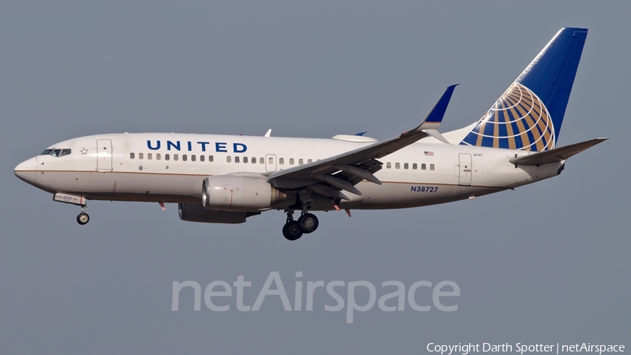 United Airlines Boeing 737-724 (N38727) | Photo 205637