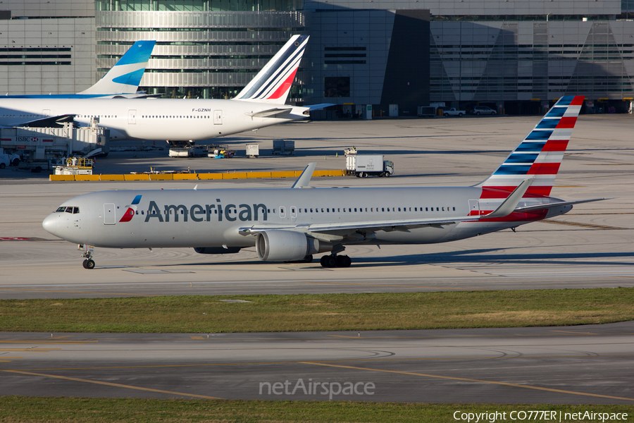 American Airlines Boeing 767-323(ER) (N388AA) | Photo 38173