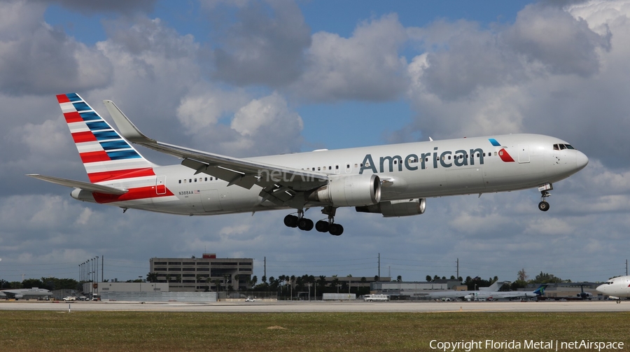 American Airlines Boeing 767-323(ER) (N388AA) | Photo 581667