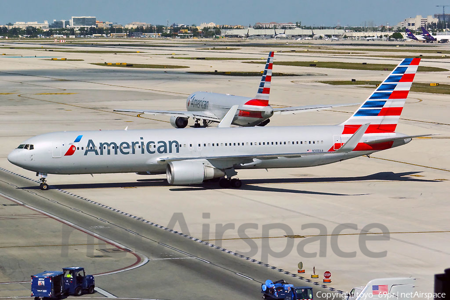 American Airlines Boeing 767-323(ER) (N388AA) | Photo 72129