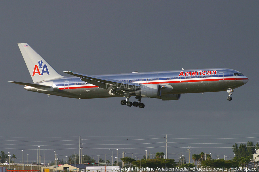 American Airlines Boeing 767-323(ER) (N388AA) | Photo 82030