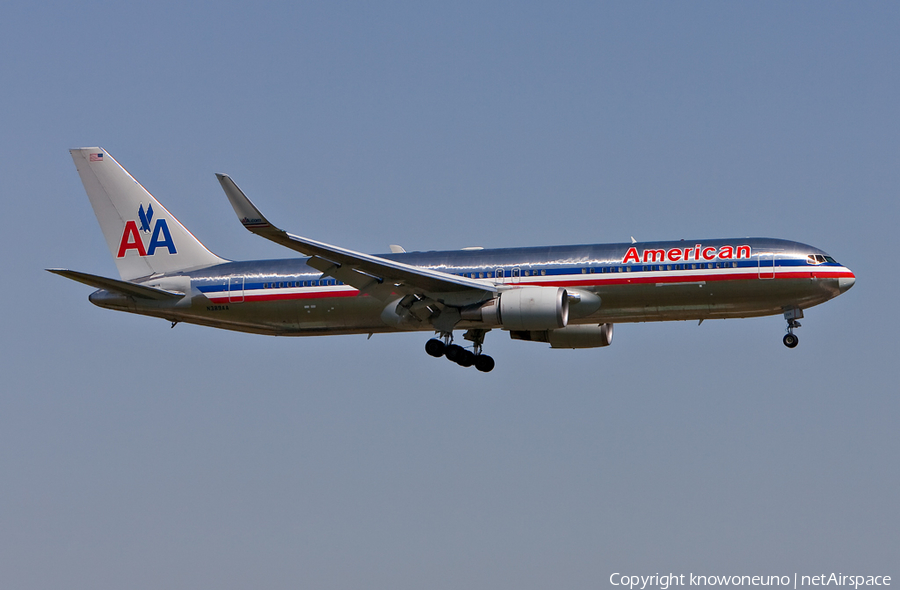 American Airlines Boeing 767-323(ER) (N389AA) | Photo 2674