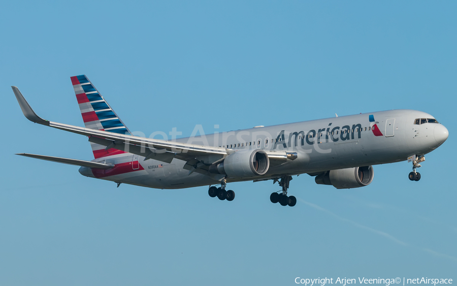 American Airlines Boeing 767-323(ER) (N390AA) | Photo 180941