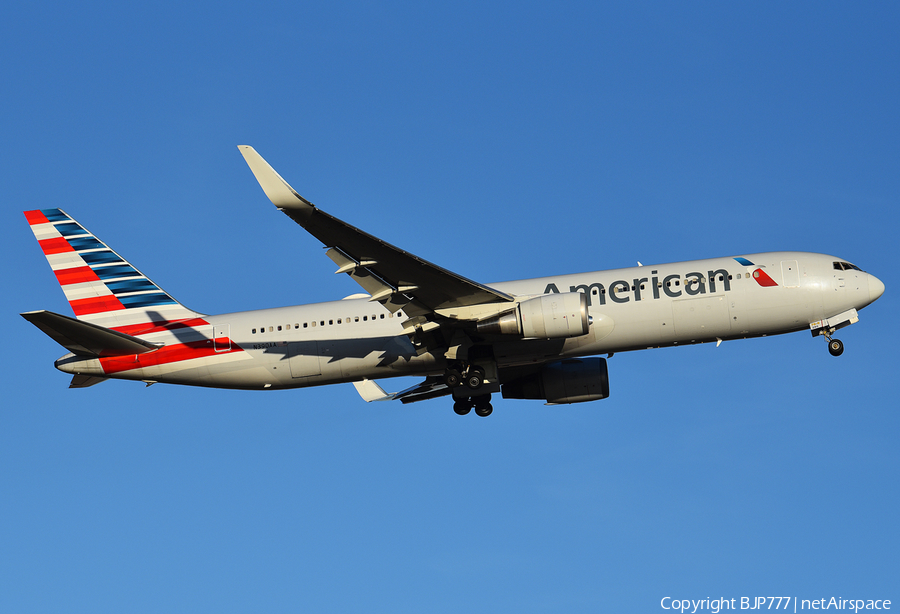 American Airlines Boeing 767-323(ER) (N390AA) | Photo 373408