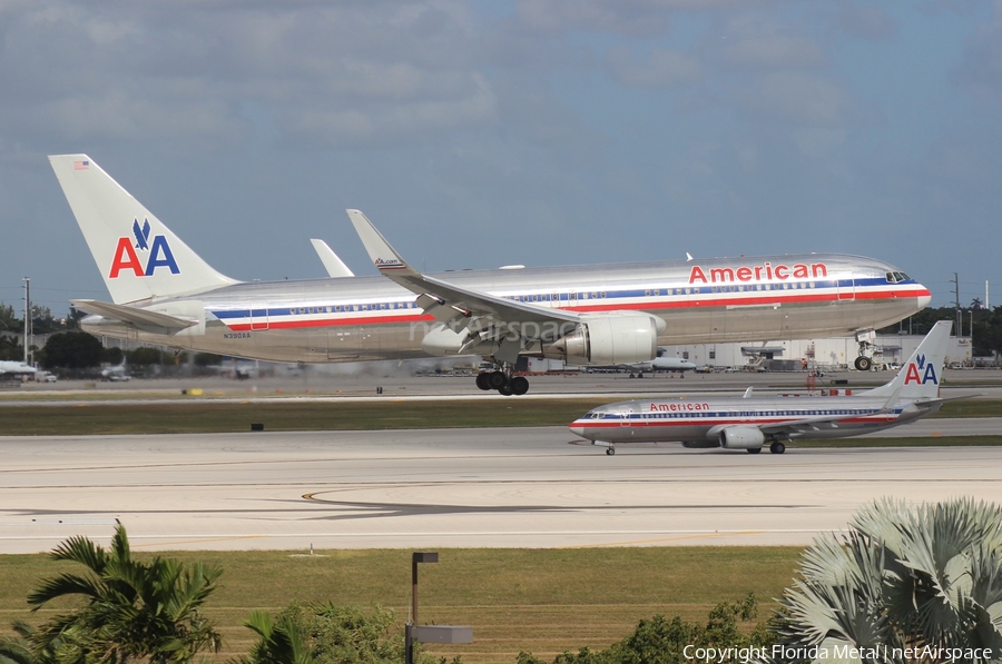 American Airlines Boeing 767-323(ER) (N390AA) | Photo 300350