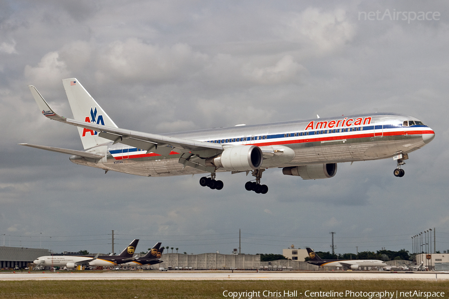 American Airlines Boeing 767-323(ER) (N390AA) | Photo 36065