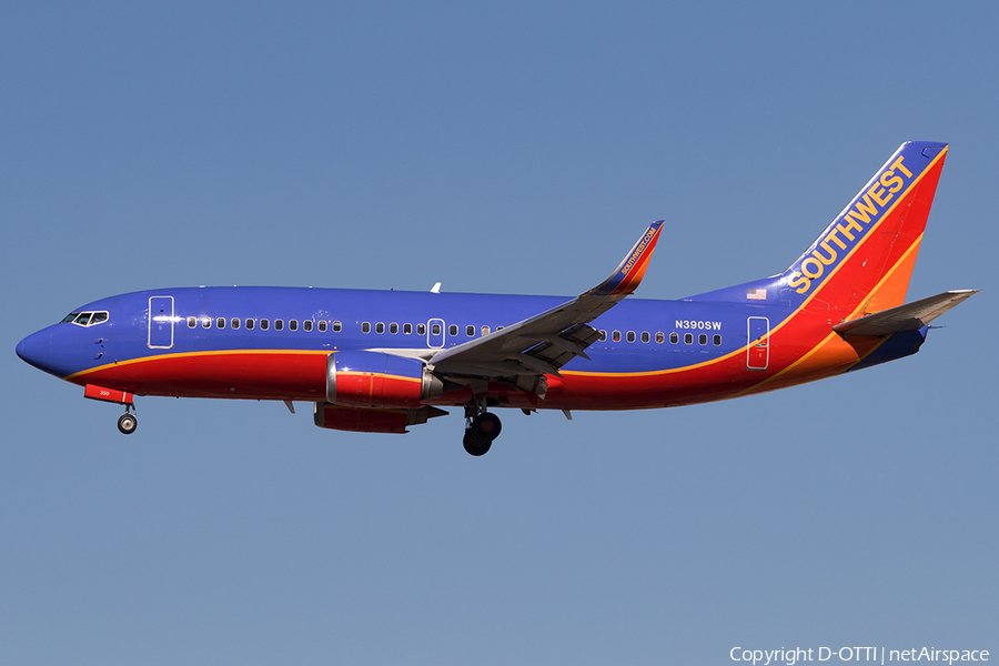 Southwest Airlines Boeing 737-3H4 (N390SW) | Photo 144973