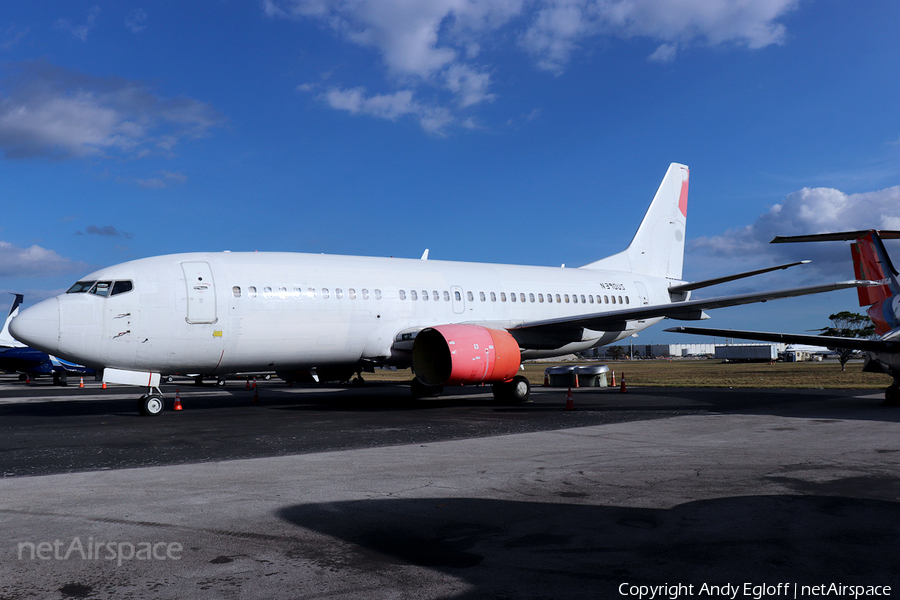 VivaAerobus Boeing 737-3B7 (N390US) | Photo 301827