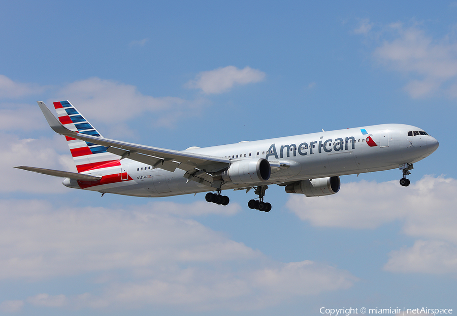 American Airlines Boeing 767-323(ER) (N391AA) | Photo 306094