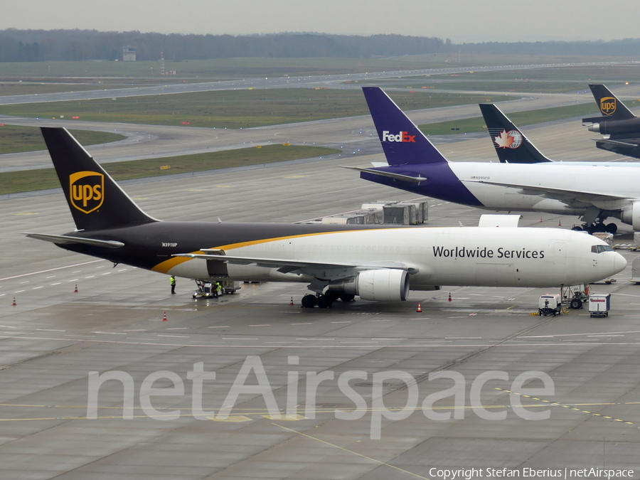 United Parcel Service Boeing 767-304(ER)(BDSF) (N391UP) | Photo 414466