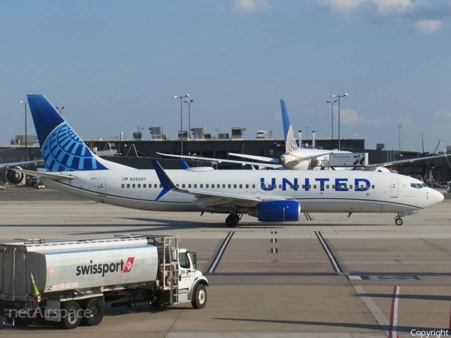 United Airlines Boeing 737-824 (N39297) | Photo 515474