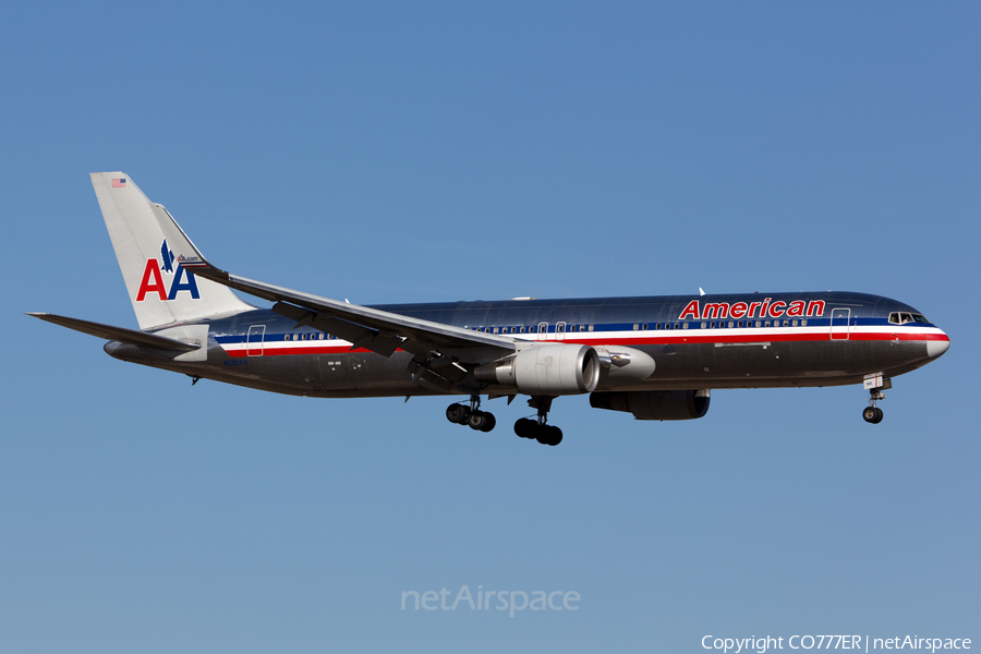 American Airlines Boeing 767-323(ER) (N392AN) | Photo 21733