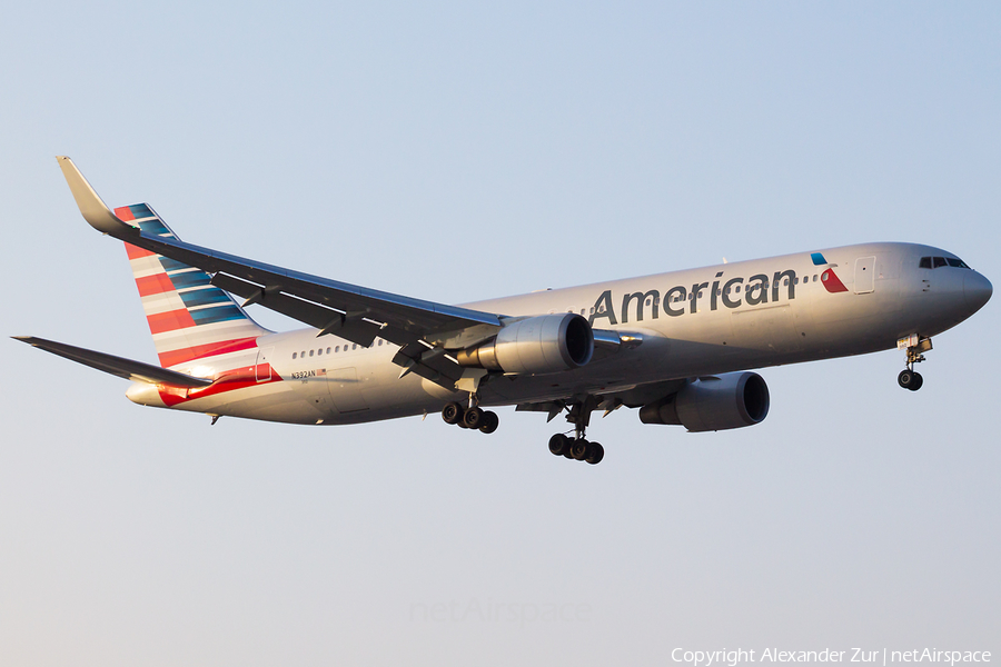 American Airlines Boeing 767-323(ER) (N392AN) | Photo 109607