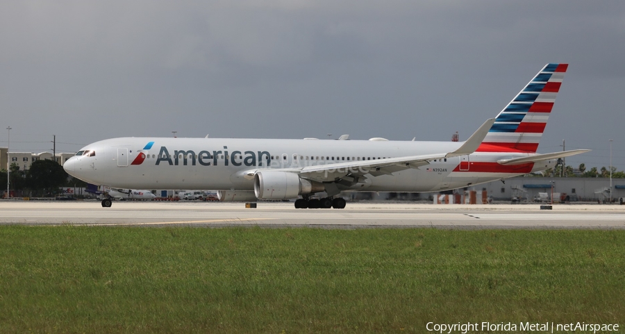 American Airlines Boeing 767-323(ER) (N392AN) | Photo 581775