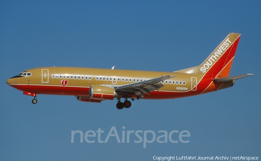 Southwest Airlines Boeing 737-3H4 (N392SW) | Photo 405406