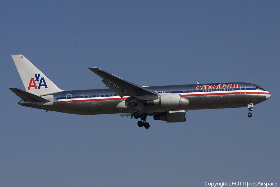 American Airlines Boeing 767-323(ER) (N39356) | Photo 272722