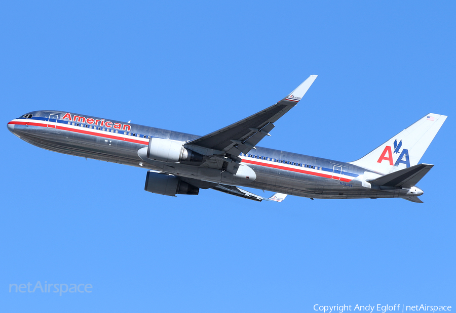 American Airlines Boeing 767-323(ER) (N39364) | Photo 259085