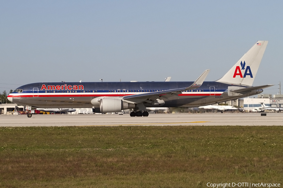 American Airlines Boeing 767-323(ER) (N39364) | Photo 430238