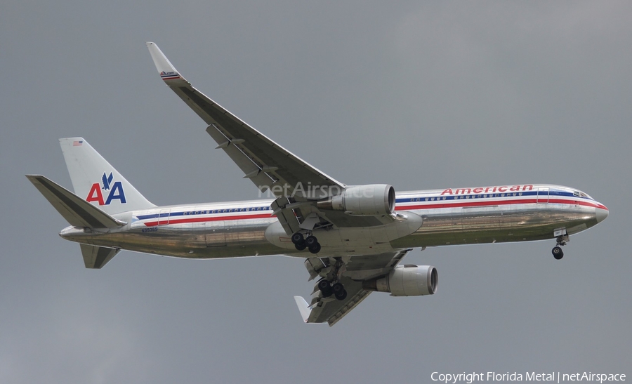 American Airlines Boeing 767-323(ER) (N39365) | Photo 380995